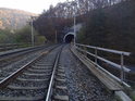 Tunel za železničním mostem přes Svitavu u Těsnohlídkova údolí.