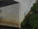 Vodočet na mostě přes Svitavu u náměstí Práce v Adamově.