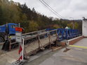 Provizorní lávka přes Svitavu ve Skrchově při kompletní rekonstrukci mostu.