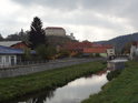 Zámek Letovice pohledem přes Svitavu.